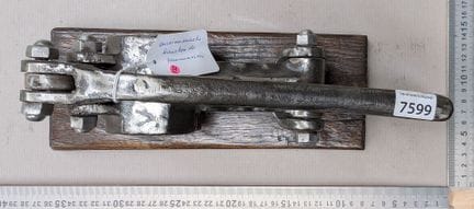 Ancien mache bouchon (PHARMACIEN) - Dimensions et 
