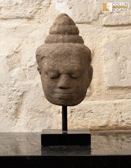 CAMBODGE, XIIIème siècle.
Masque de Bouddha aux ye