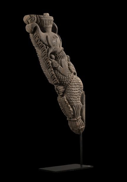 ASIE DU SUD EST, XXème siècle. Vyala sculpté d’un 