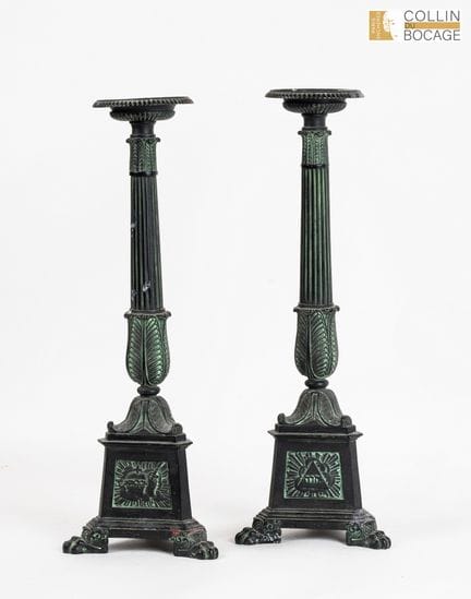 Ein Paar Fackelkerzenhalter 
Bronze 
H: 44 cm