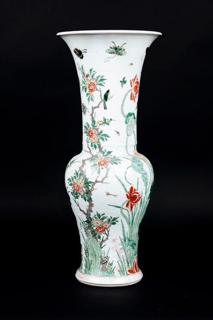 CHINA  Yen-Yen-Vase in Grüntönen, mit Vogel- und B