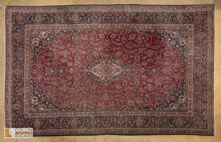 Orientteppich mit Blumendekor auf rotem Grund, zen