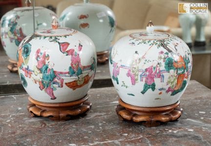 CHINA Zwei Ingwergefäße mit Figurenverzierung
19. 