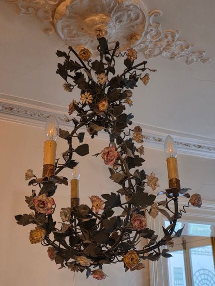 LUMINAIRE
- Zwei Wandleuchten Blumen und ausgeschn