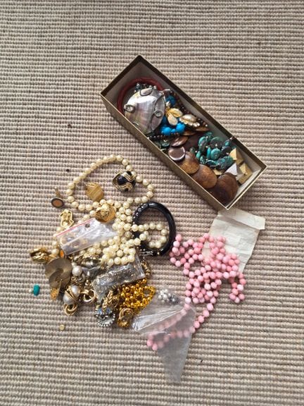 Modeschmuck, Jade-Medaillon