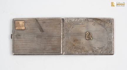 Engraved silver cigarette case with a 3D "K" monog
