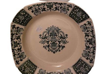 GIEN: Beautiful dinner service with floral decorat