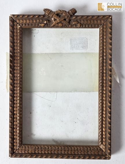 Small gold-plated frame 
17 x 12 cm