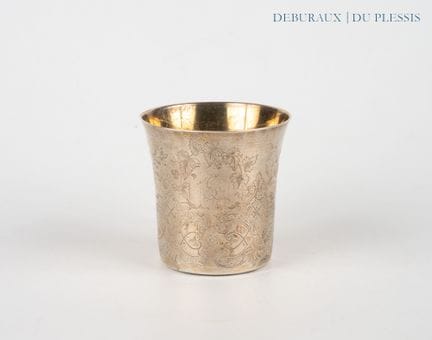 Timbale svasato in argento 950°/°°, con decorazion
