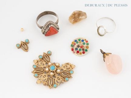 Lot de bijoux fantaisie.