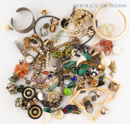 Lot de bijoux fantaisie
(accidents et manques)