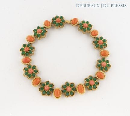 Collier ras de cou en métal doré à motif de fleure