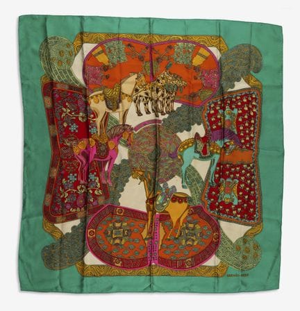 Hermès. Parigi. 
Foulard in seta "Art des steppes"