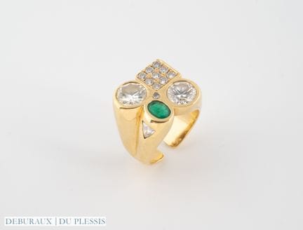 Anello con sigillo in oro 750°/°° incastonato con 