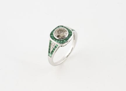 Anello in oro bianco 750°/°° con un diamante di ci