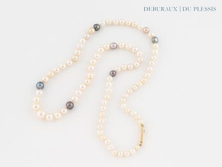 Collana a cascata di perle fini e coltivate tratta