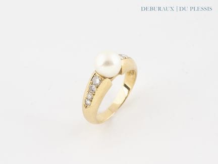 Anello in oro 750°/°° con una perla di coltura inc
