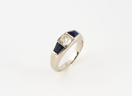 Anello Art Déco in oro bianco 750°/°° con un diama