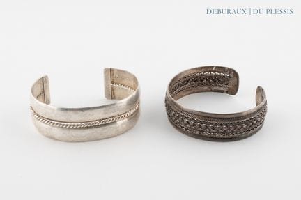 Lot de deux bracelets jonc ouvrant en argent 925°/