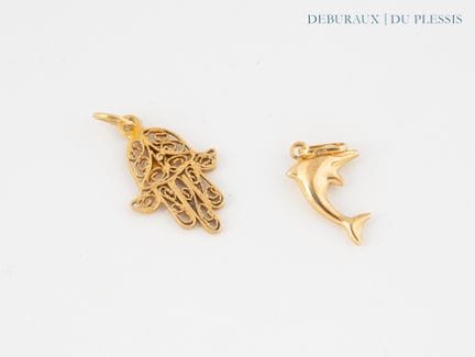 Lot de deux pendentifs en or 750°/°° main de Fatma