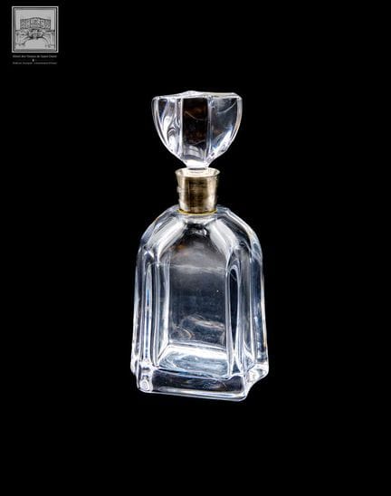 DAUM France
Importante carafe à alcool en cristal,