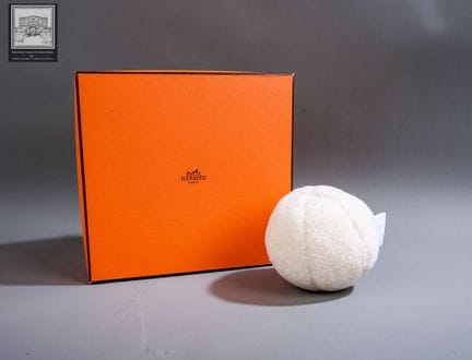 HERMES Paris
Jouet de naissance 
Peluche ronde - h