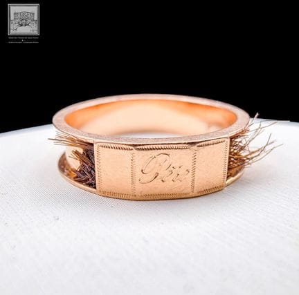 Ring aus 18-karätigem Gold 750/°°°
Pferdekopf-Prüf