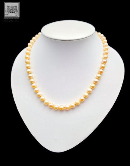 Collier de perles de culture
Fermoir en or jaune e