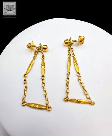 Paire de pendants d'oreilles
Or jaune 18K 750/°°°
