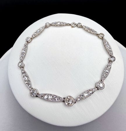 Bracelet 
Or gris 18K 750/°°°
Poinçon tête d'aigle