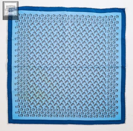 HERMES Paris
Carré en twill de soie imprimée,
Déco