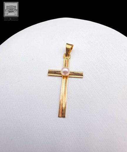 Pendentif en forme de croix
or jaune18K 750/°°°
Po