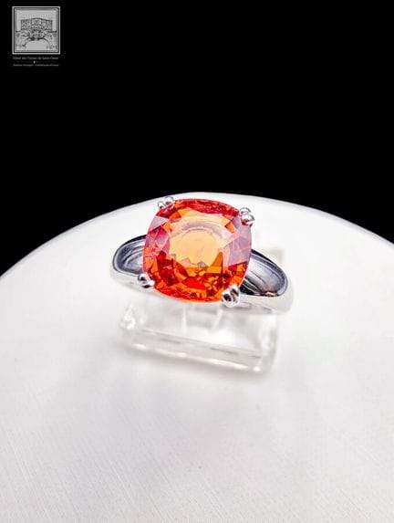 Ring aus 750°/ (18 K) Weißgold, 6,70 g, verziert m