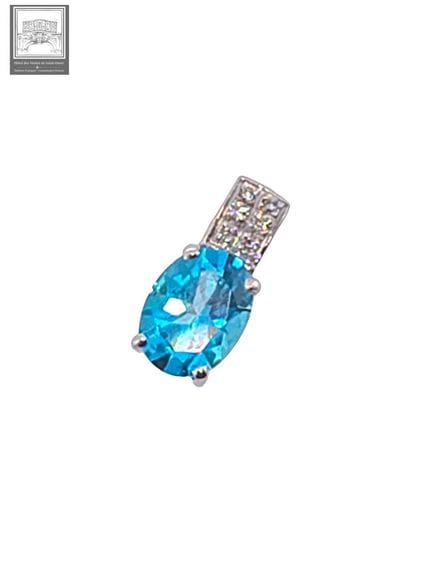 Pendentif en or blanc 750°/.(18K) 1g10 ornée d'une