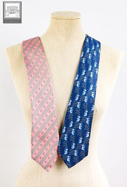 HERMES Paris, Lot comprenant :
- Cravate en twill 