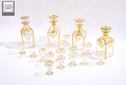 Service à liqueur en cristal 
décor à rehaut d'or 