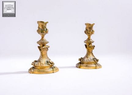 Paire de flambeaux en bronze doré 
De style Louis 