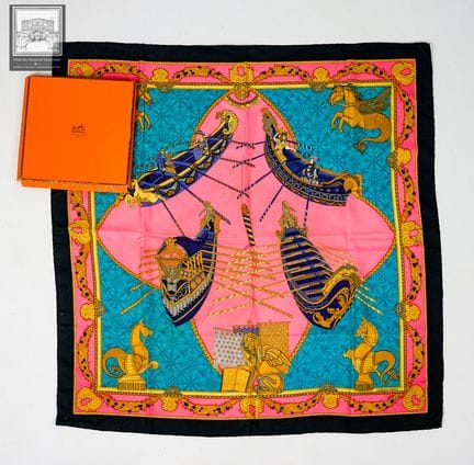 HERMÈS Paris 
Carré en twill de soie 
Annie FAIVRE