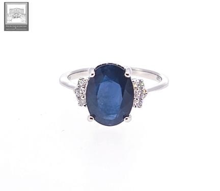 Ring aus 750°/ (18 K) Weißgold, 3 g, besetzt mit e