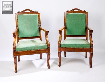 Paire de fauteuils en bois 
Estampillée Louis-Edou