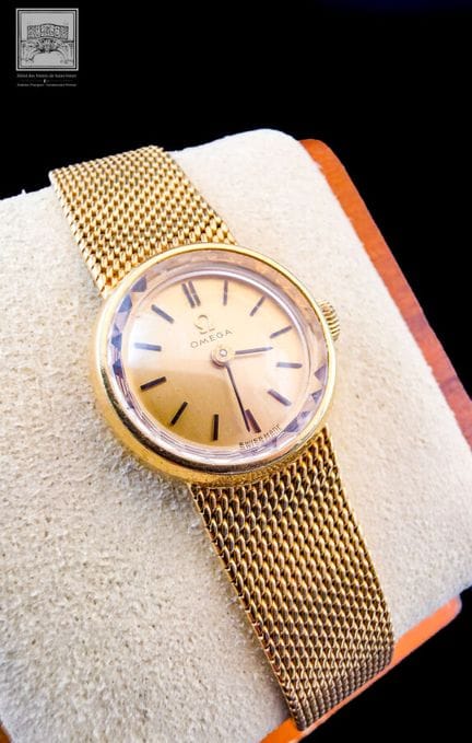 OMEGA, montre bracelet de dame rond
Or jaune 18K 7