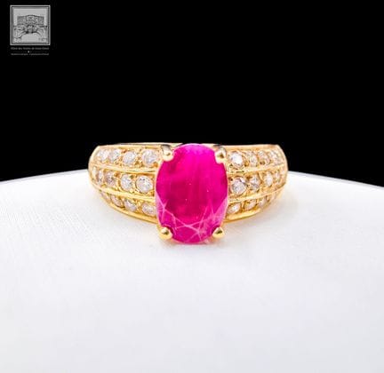Bague jonc en or jaune 750°/.(18K) 4g20 ornée d'un