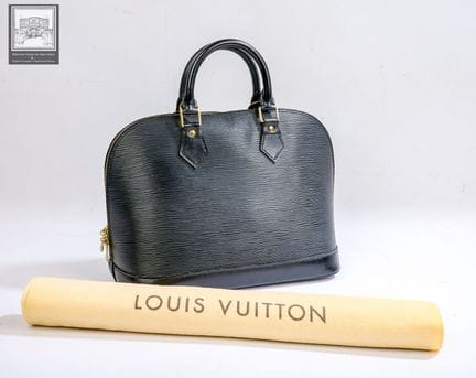 LOUIS VUITTON
Sac modèle "Alma" PM en cuir épi noi