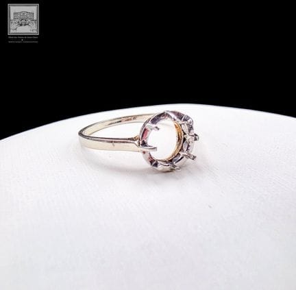 Bague (à sertir) en or gris 18K 750/°°°
Poids : 2.