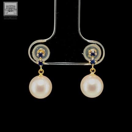 Ein Paar Ohrhänger aus 750°/ (18 K) Gelbgold, 1,70