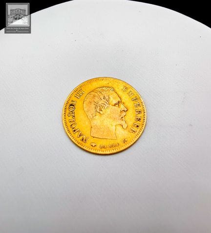 10 francs or 
1855
Napoléon III
Poids : 3.14 Grs
U