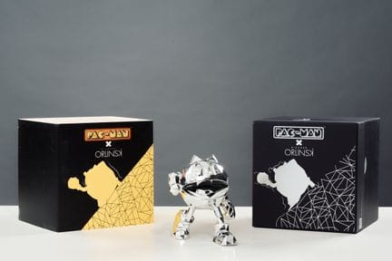 理查德·奥尔林斯基
吃豆人（2022年圣诞版）
镀铬银色树脂复制品
底部签名并标注作品名称。
原装盒