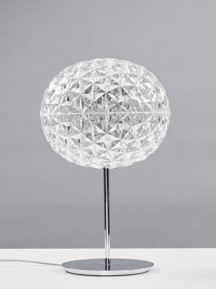 TOKUJIN YOSHIOKA（生于 1967 年）为 KARTELL 设计。
Planet "台