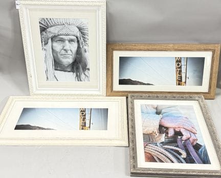 摄影作品
一套四张西部题材的照片，包括汽车旅馆招牌、一名印第安人和马具。 
背面标有编号：“TYPE