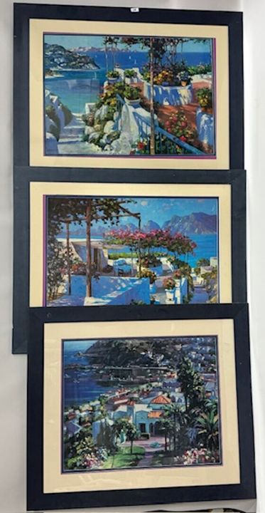 希腊阳台风景复制品套件（三件
镶框
高 60 x 宽 90 厘米
(REF 486)